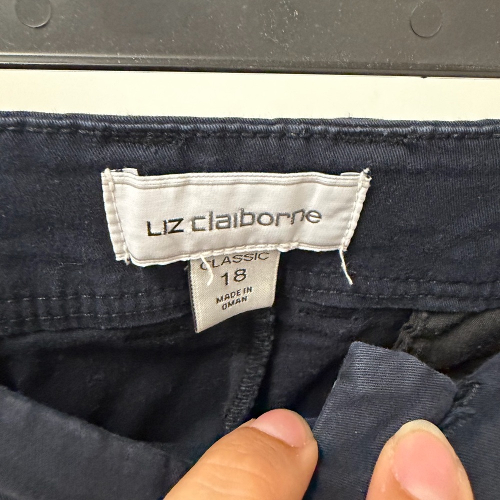 Liz Claiborne Navy Cotton Blend Bermuda Shorts - Picture 2 of 4